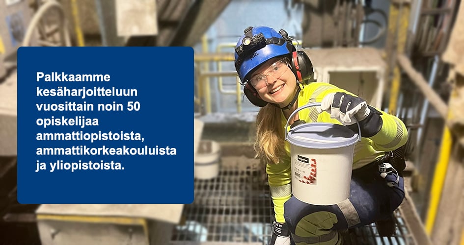Maria Korhonen hakemassa näyteitä laboratorioon
