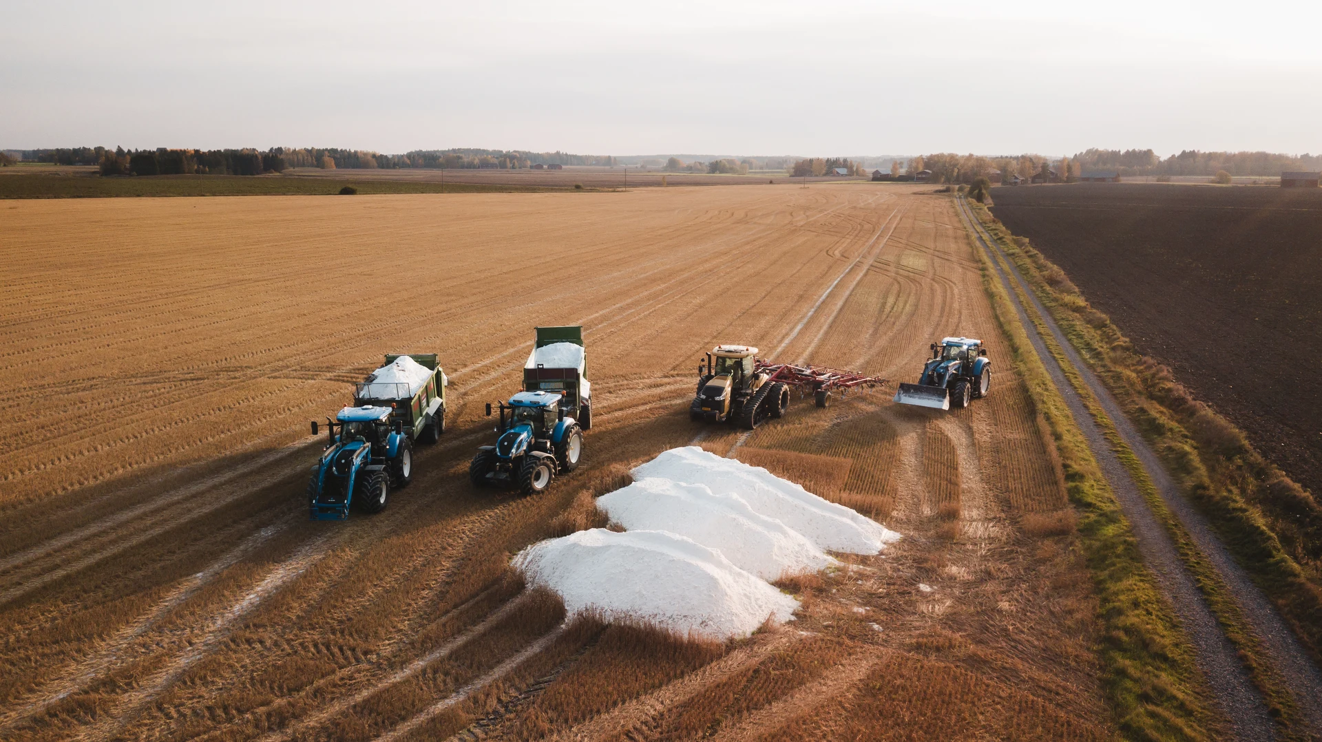 Kipsin levitystä pellolle